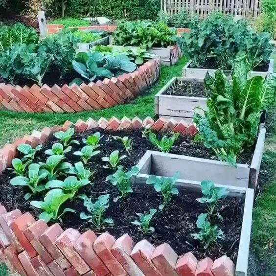 20 DIY Raised Garden Bed Ideas That Made Out Of Easy-to-find Materials - 135
