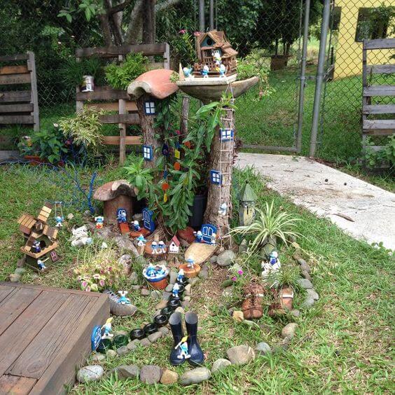 52 Awesome Backyard Ideas Inspired Gnome Garden Ideas - 375
