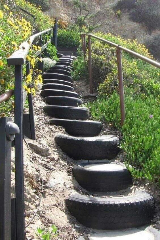 29 Unique Ideas Made From Tires To Change The Look Of Your Garden - 183