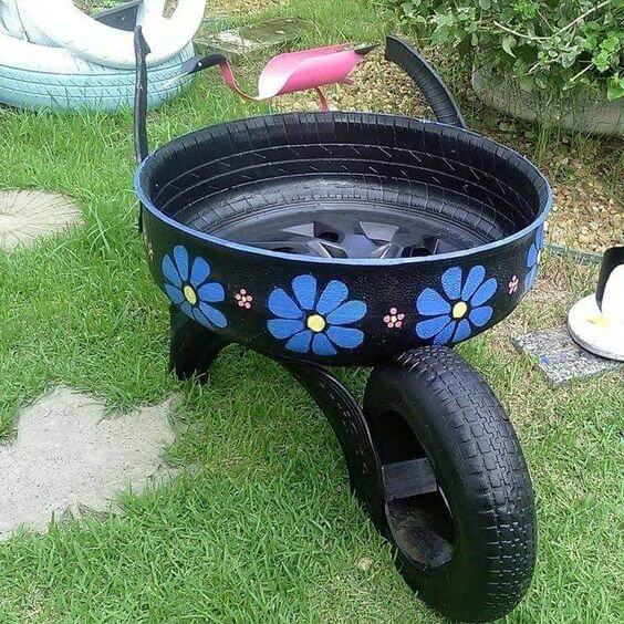 29 Unique Ideas Made From Tires To Change The Look Of Your Garden - 187