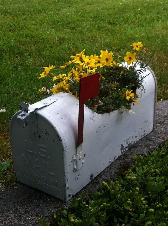 21 Upcycled Flower Bed Ideas - 169