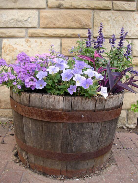 21 Upcycled Flower Bed Ideas - 173